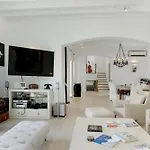 Villa Blueros - Main