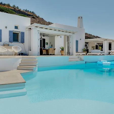 Villa Blueros - Main