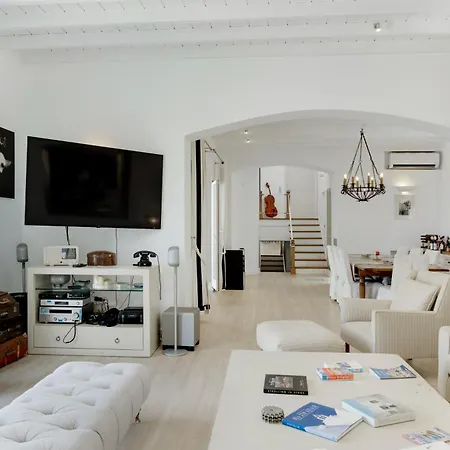 Villa Blueros - Main